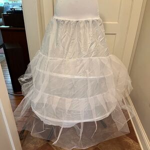 Elegant White Tulle Underskirt